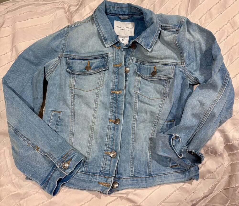 Social Standard by Sanctuary Jean Jacket Size S Light Wash Denim